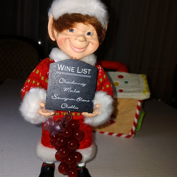KAREN DIDION COLLECTION "WINE LIST ELF" WITH GRAPES (RETIRED) CHRISTMAS DECOR - Picture 11 of 11